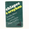 Chlapec s arnykou